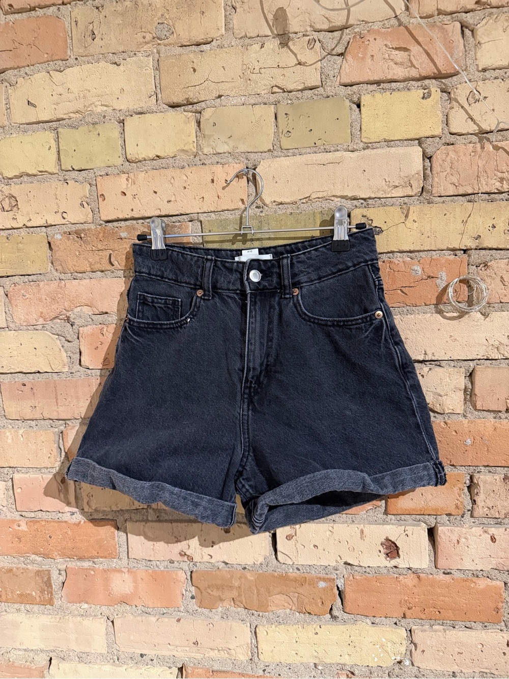 H&M mom shorts size 2